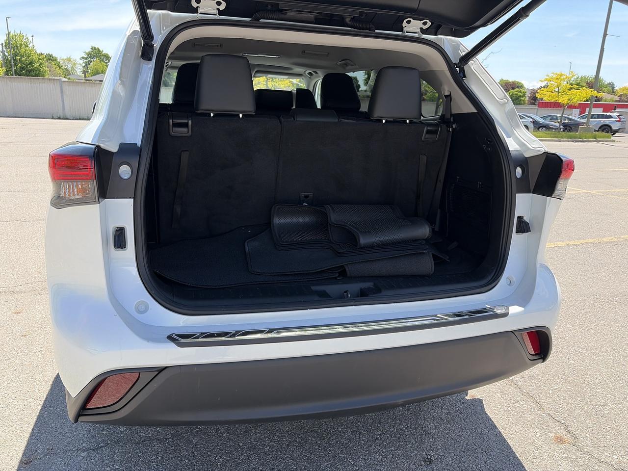 2023 Toyota Highlander XLE Photo