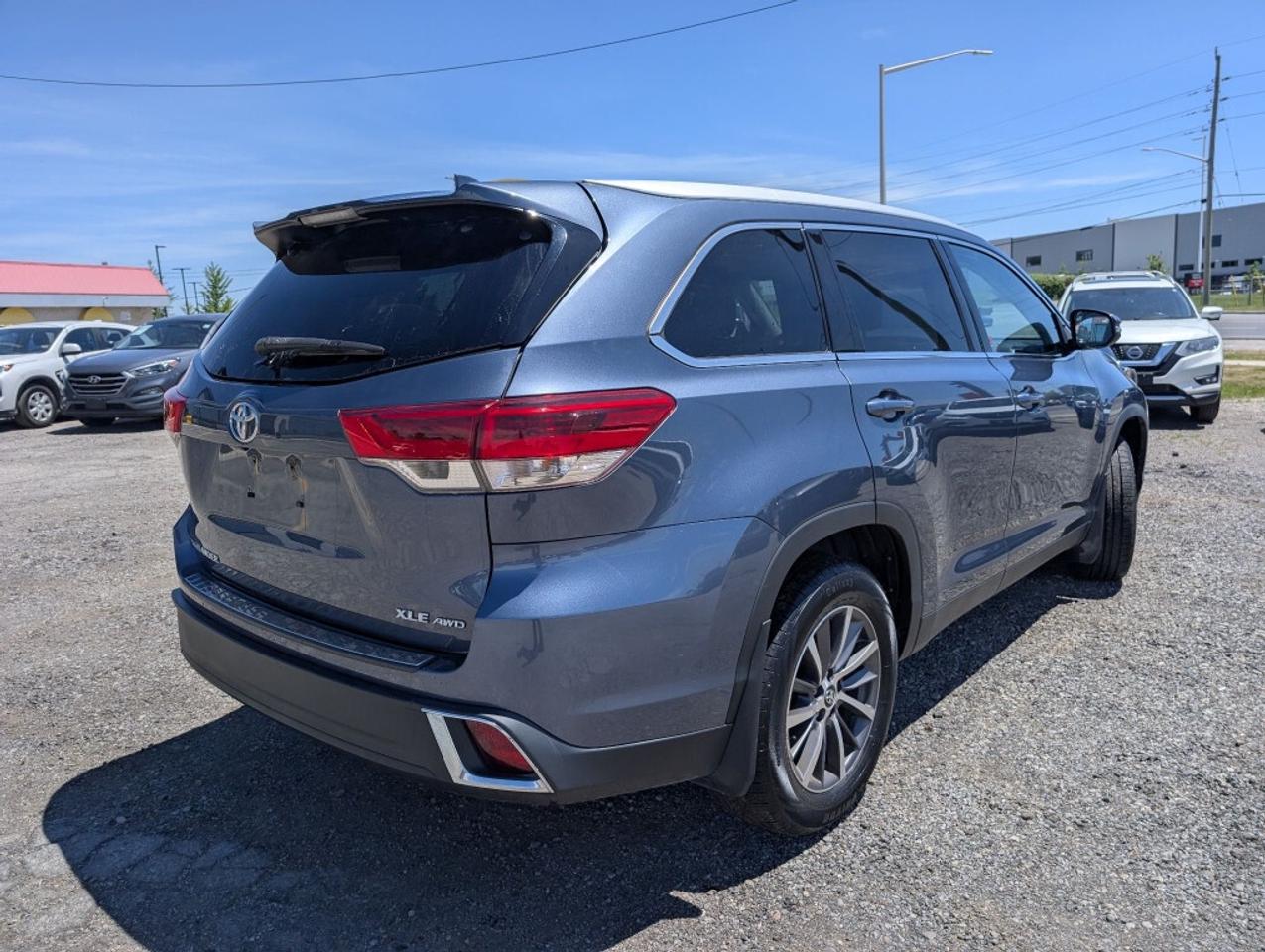2019 Toyota Highlander XLE AWD NAV LEATHER SUNROOF CAMERA Photo
