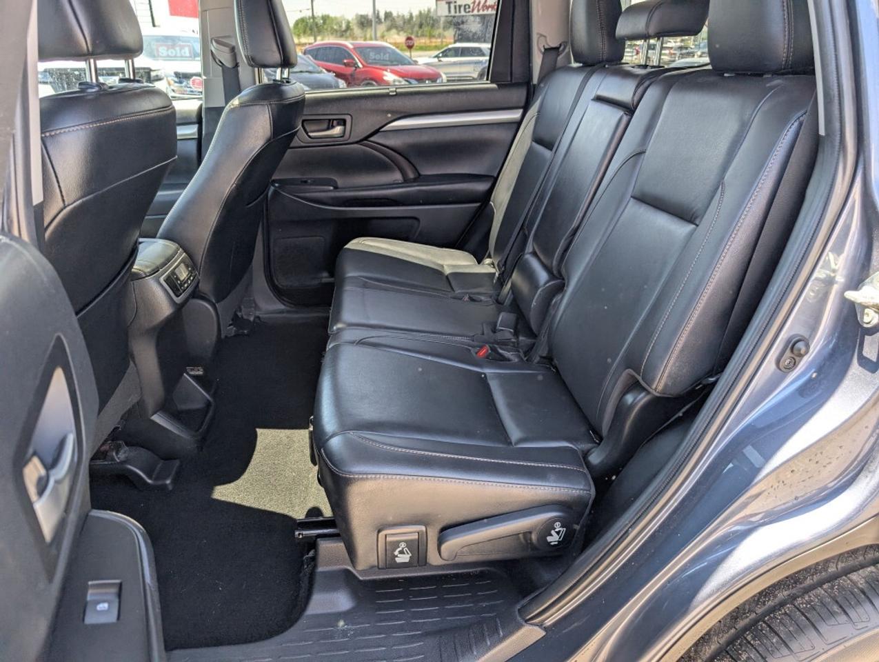 2019 Toyota Highlander XLE AWD NAV LEATHER SUNROOF CAMERA Photo