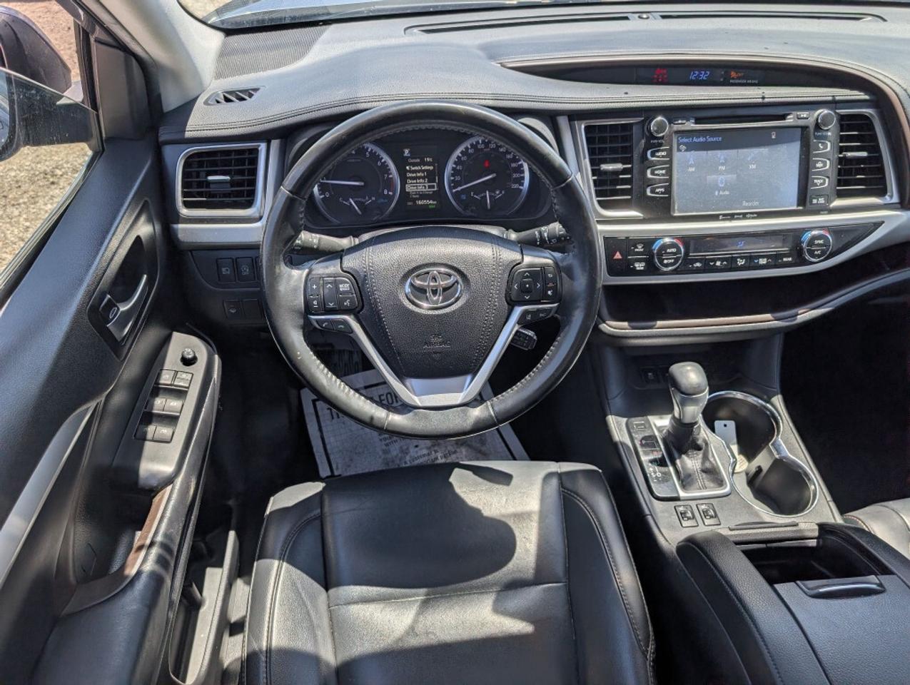 2019 Toyota Highlander XLE AWD NAV LEATHER SUNROOF CAMERA Photo