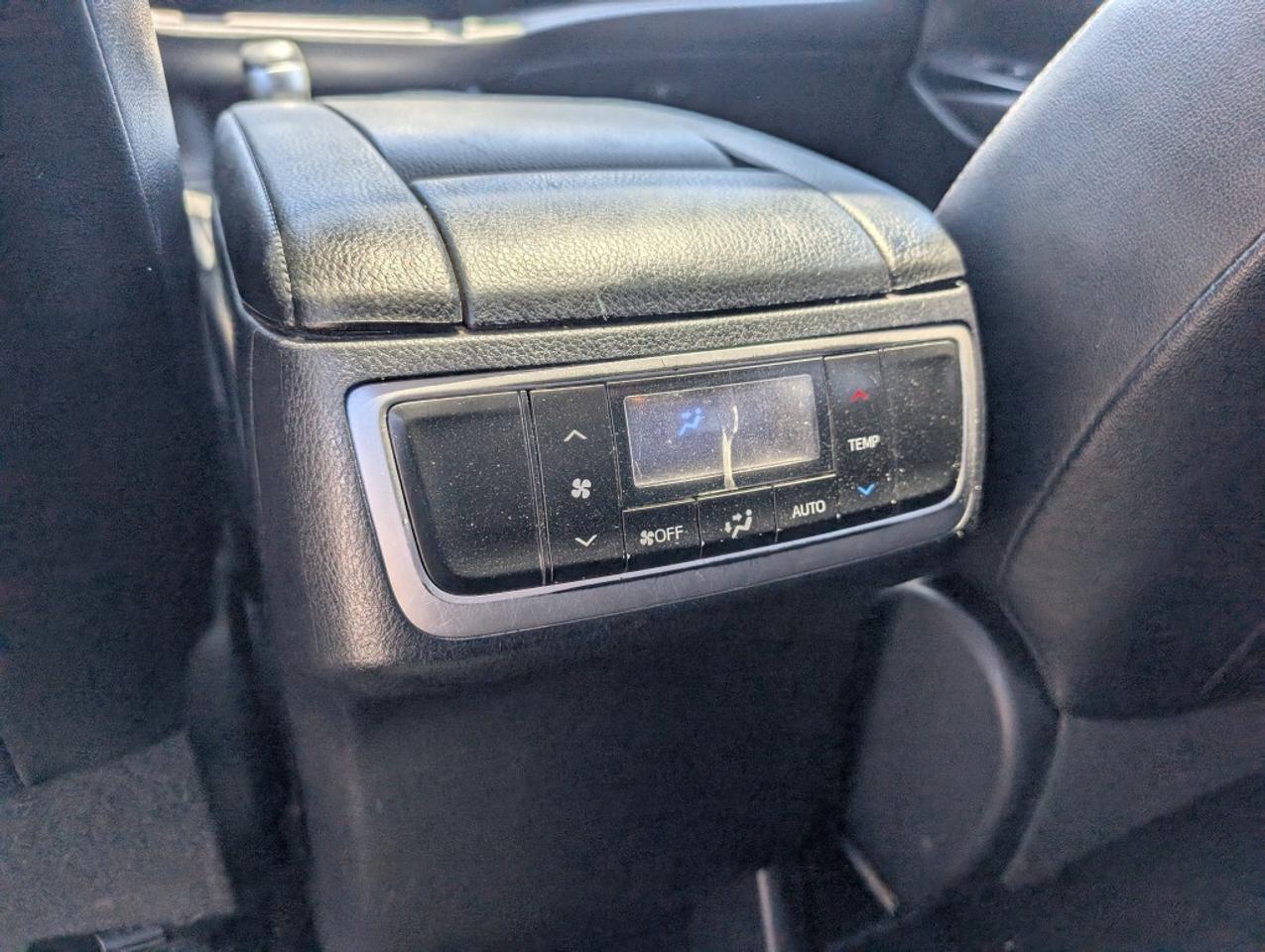 2019 Toyota Highlander XLE AWD NAV LEATHER SUNROOF CAMERA Photo