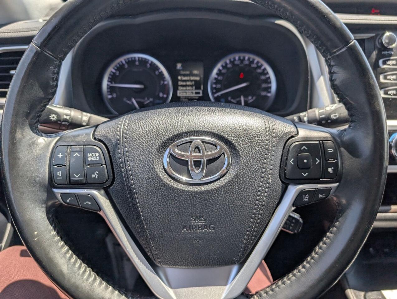 2019 Toyota Highlander XLE AWD NAV LEATHER SUNROOF CAMERA Photo