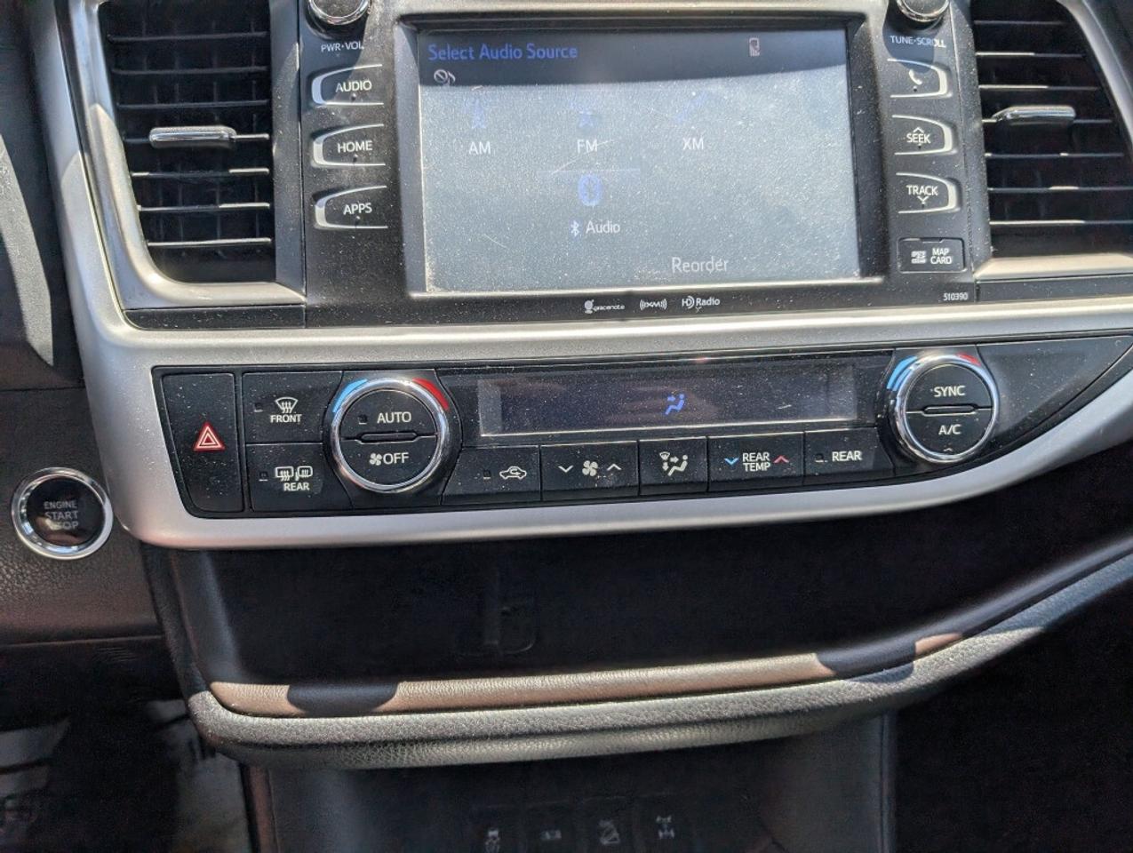 2019 Toyota Highlander XLE AWD NAV LEATHER SUNROOF CAMERA Photo