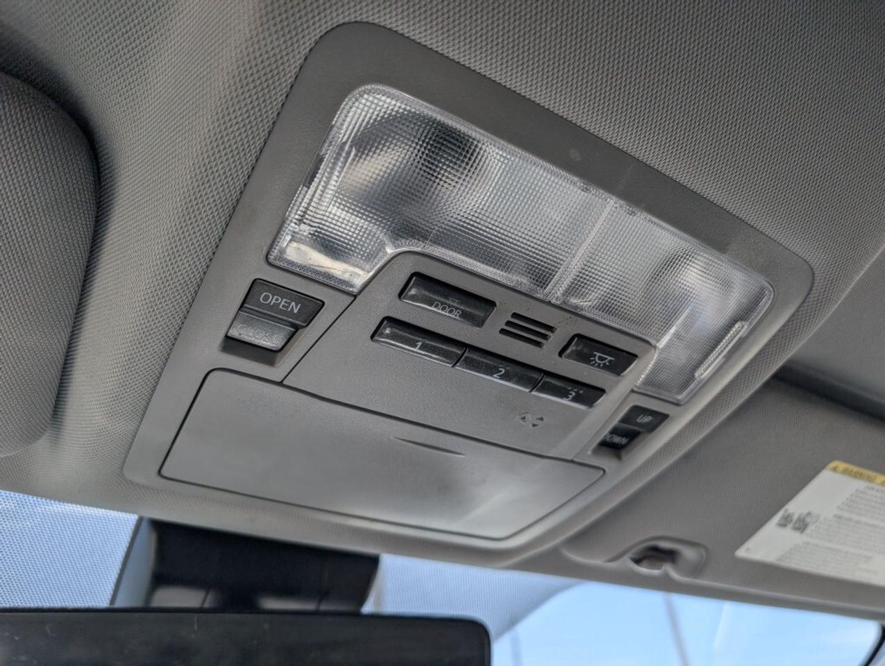 2019 Toyota Highlander XLE AWD NAV LEATHER SUNROOF CAMERA Photo