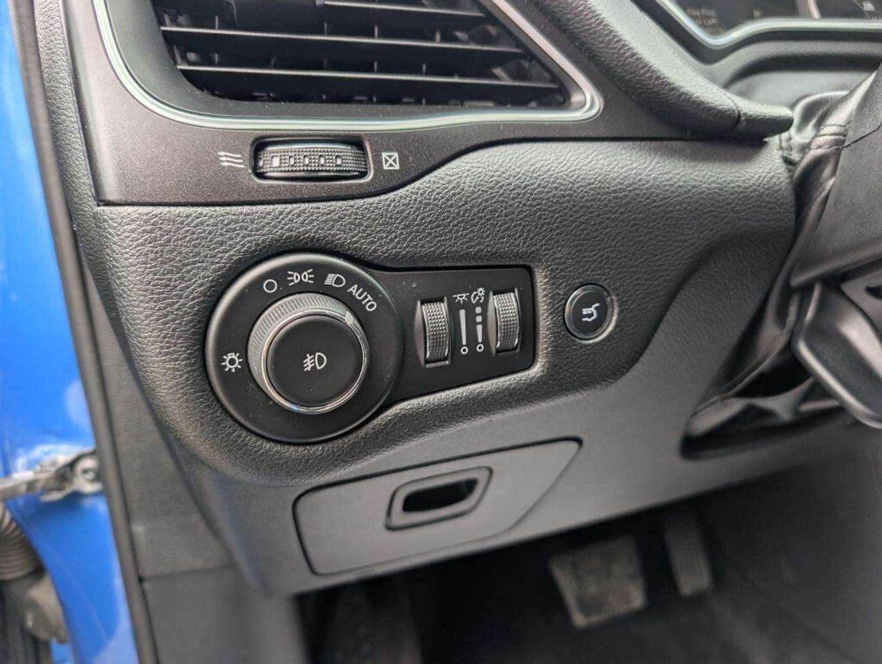 2019 Jeep Cherokee Trailhawk NAV LEATHER PANO ROOF CAMERA HTD SEATS Photo