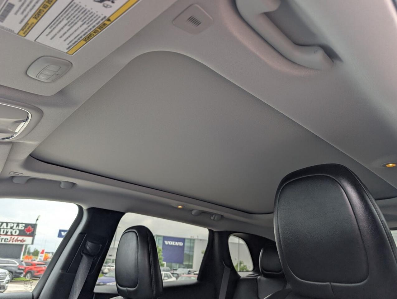 2019 Jeep Cherokee Trailhawk NAV LEATHER PANO ROOF CAMERA HTD SEATS Photo