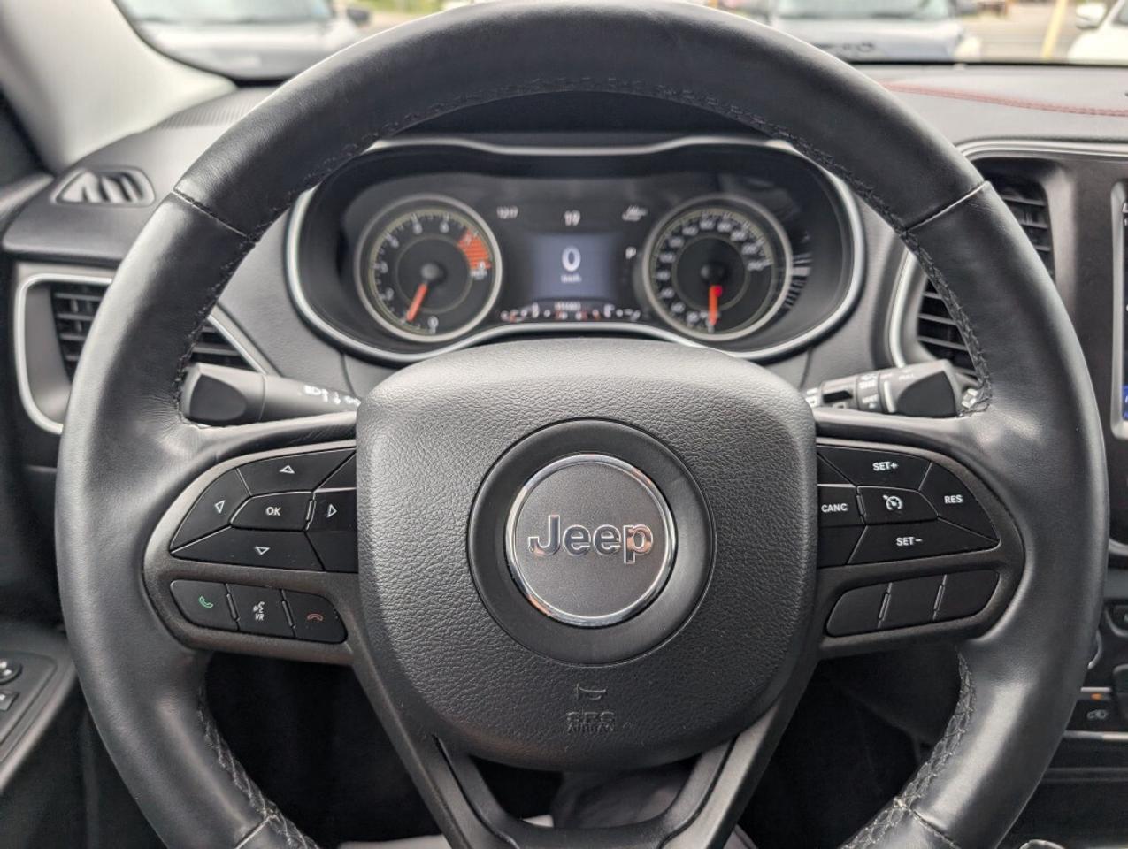 2019 Jeep Cherokee Trailhawk NAV LEATHER PANO ROOF CAMERA HTD SEATS Photo
