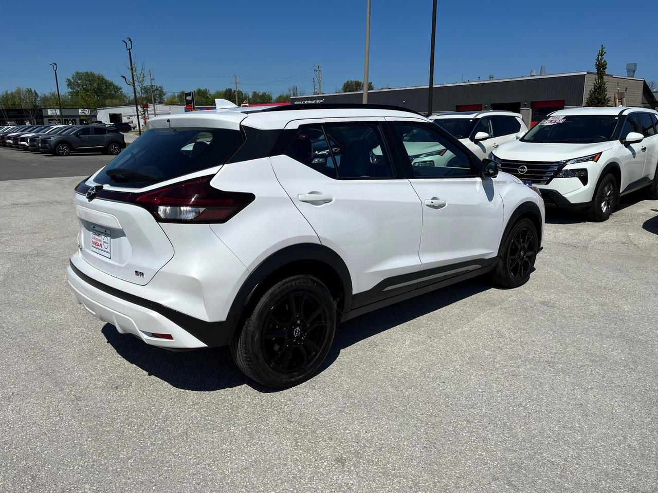 2023 Nissan Kicks SR PREMIUM Photo