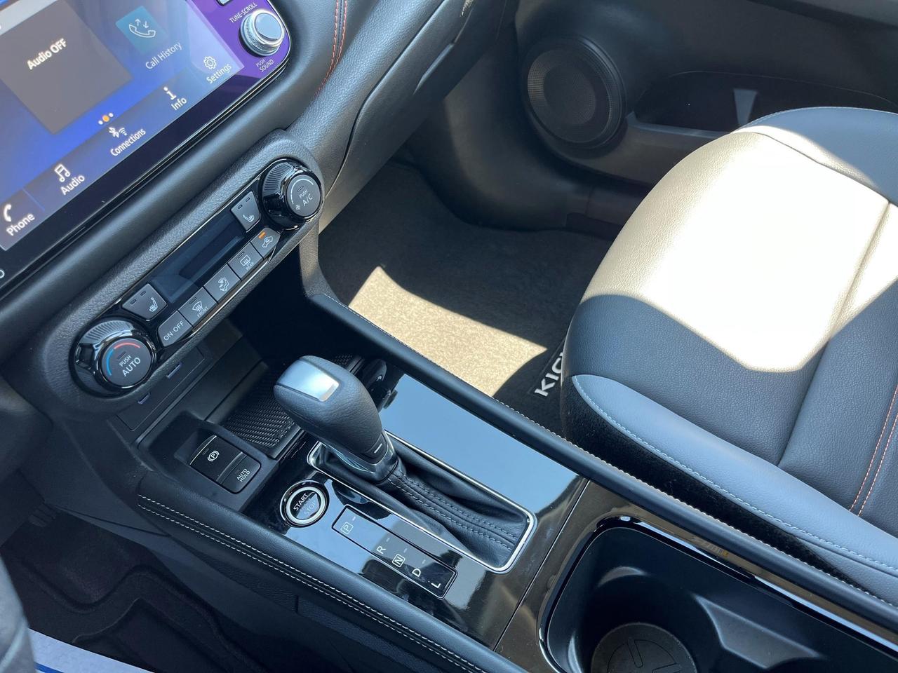 2023 Nissan Kicks SR PREMIUM Photo