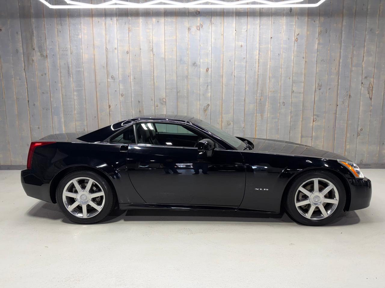 2004 Cadillac XLR 2dr Convertible Photo