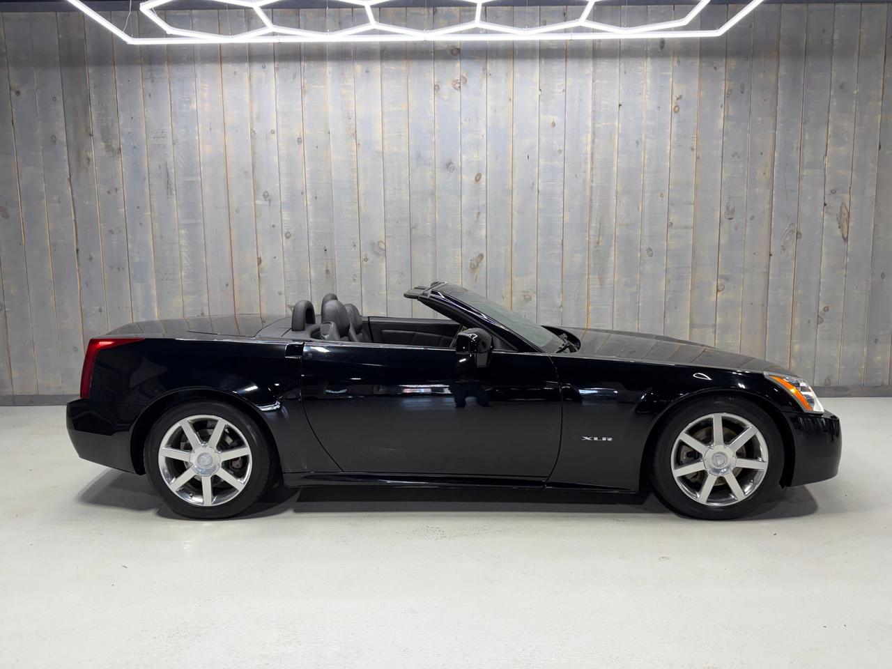 2004 Cadillac XLR 2dr Convertible Photo