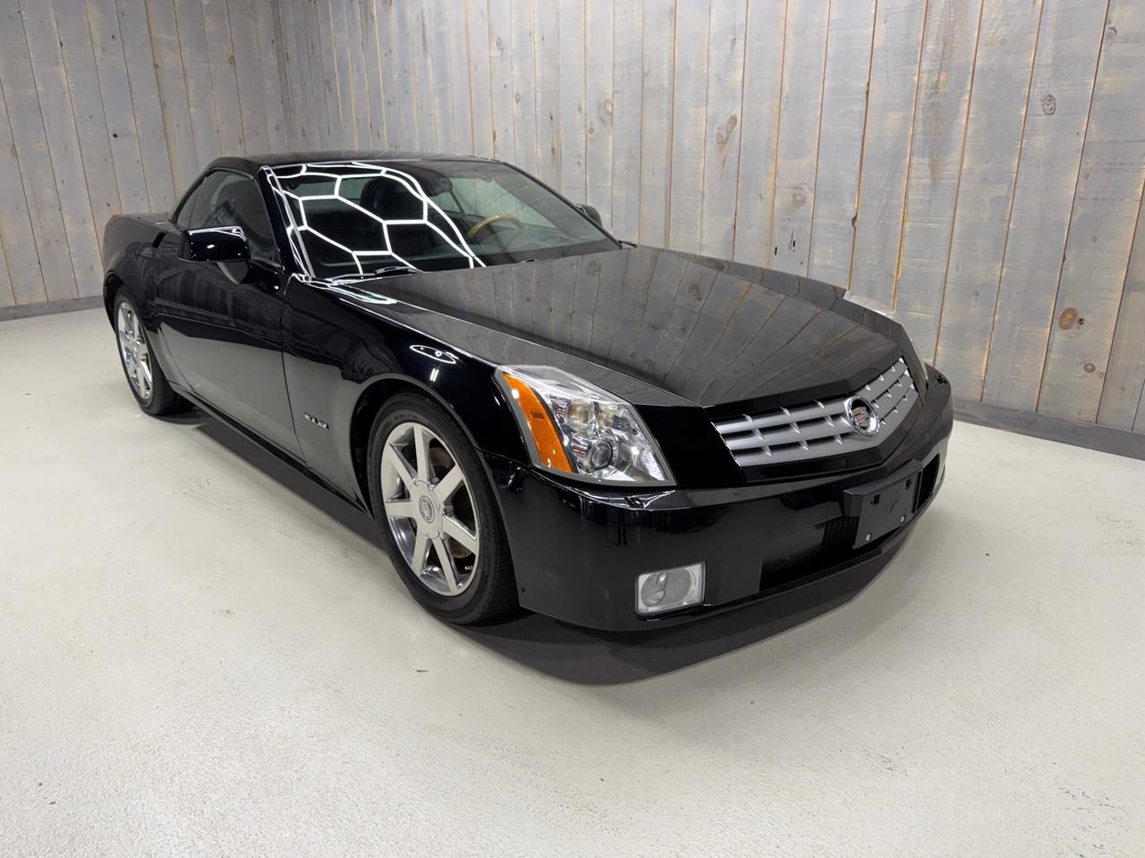 2004 Cadillac XLR 2dr Convertible Photo