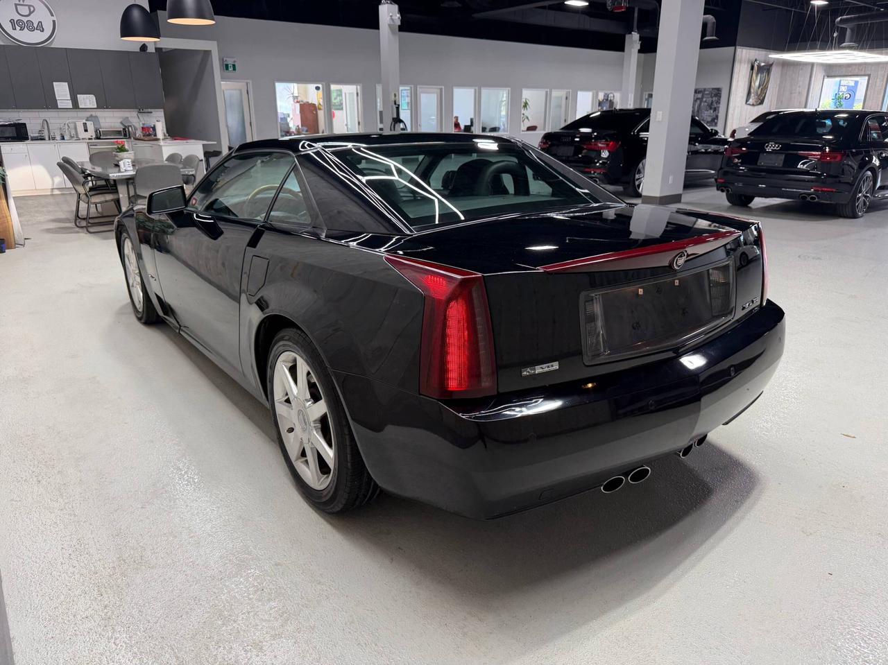 2004 Cadillac XLR 2dr Convertible Photo