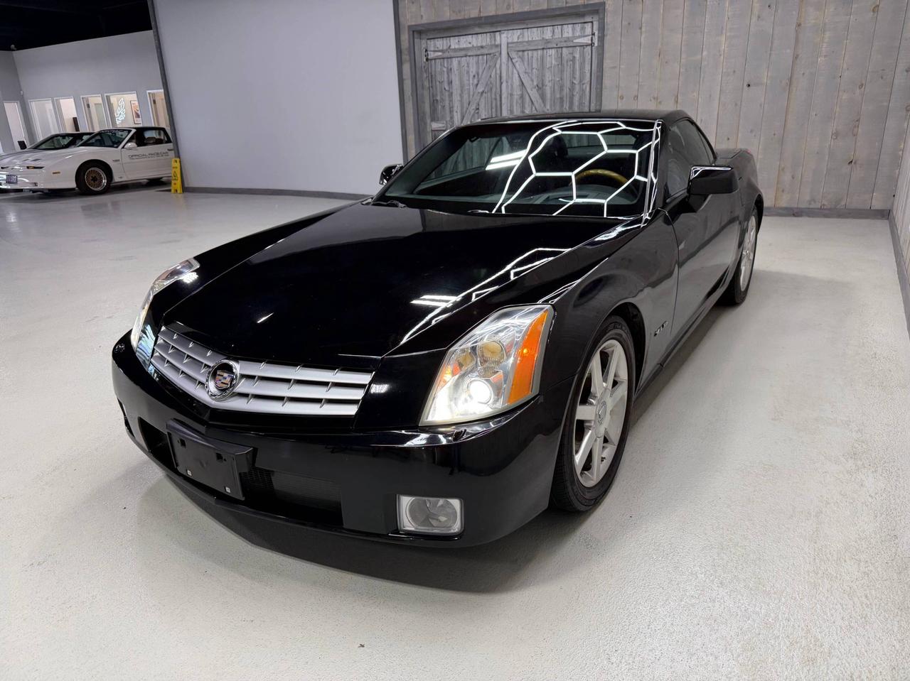2004 Cadillac XLR 2dr Convertible Photo