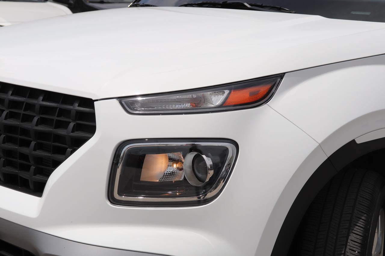 2025 Hyundai Venue Preferred IVT w-Two-Tone Photo