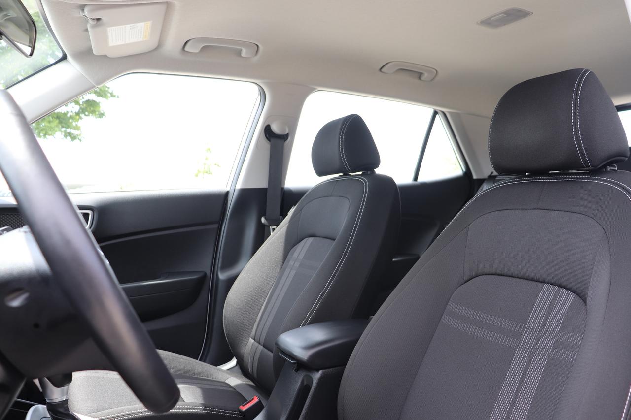 2025 Hyundai Venue Preferred IVT w-Two-Tone Photo