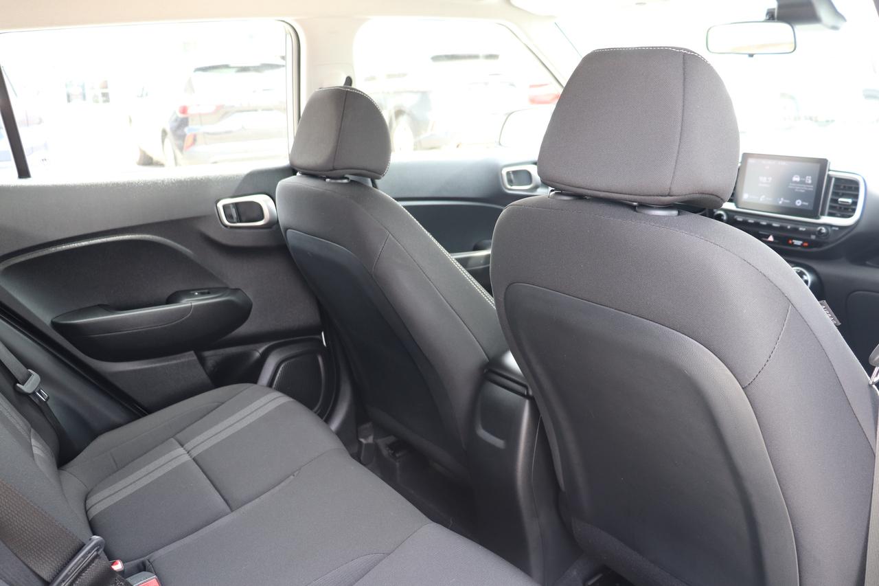 2025 Hyundai Venue Preferred IVT w-Two-Tone Photo