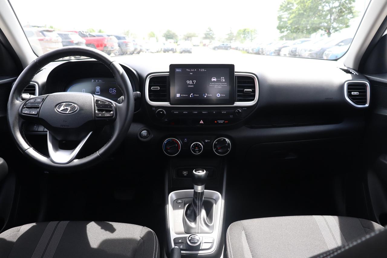 2025 Hyundai Venue Preferred IVT w-Two-Tone Photo