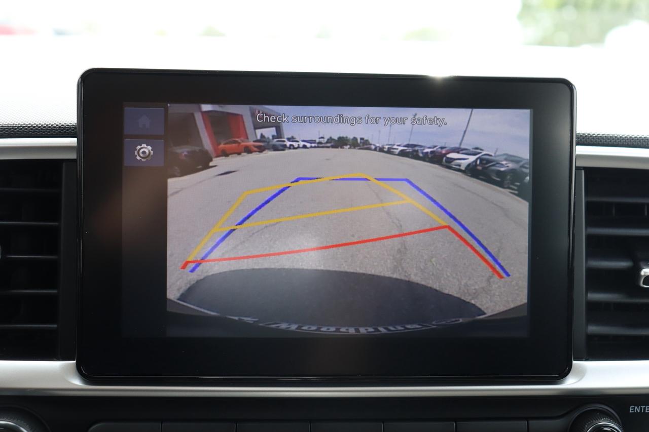 2025 Hyundai Venue Preferred IVT w-Two-Tone Photo