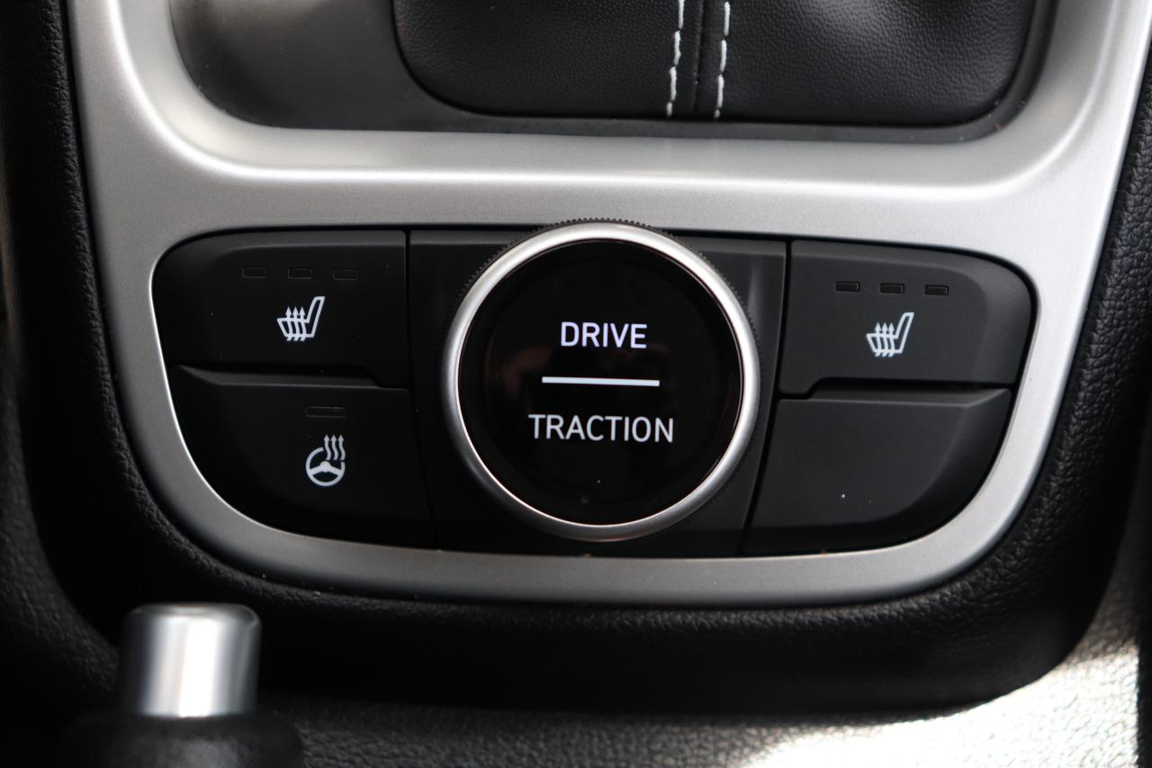 2025 Hyundai Venue Preferred IVT w-Two-Tone Photo