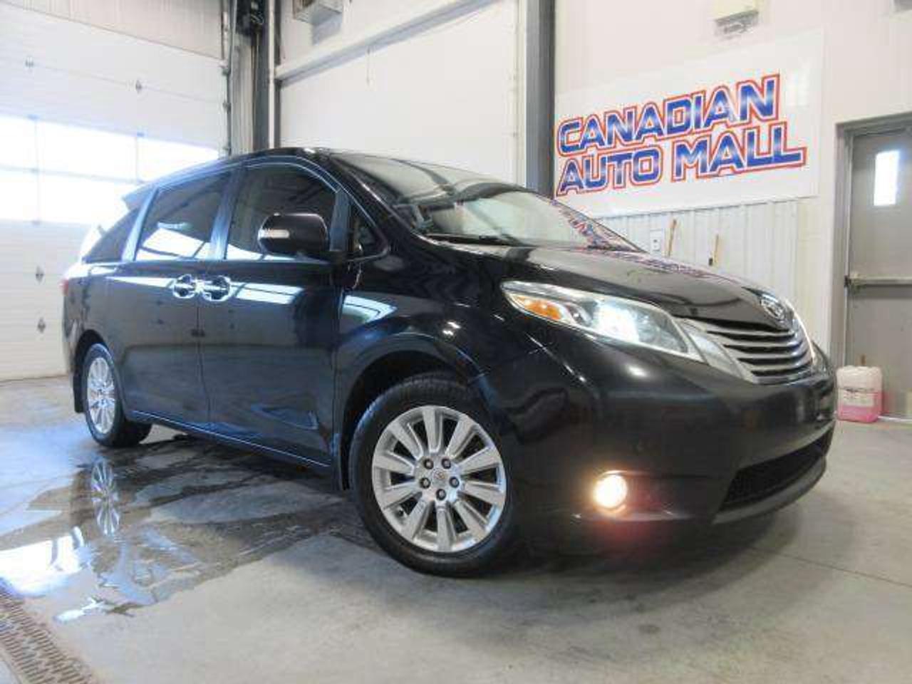 2015 Toyota Sienna AWD LIMITED, NAV, DUAL ROOFS, DVD, LEATHER, 179K! Photo