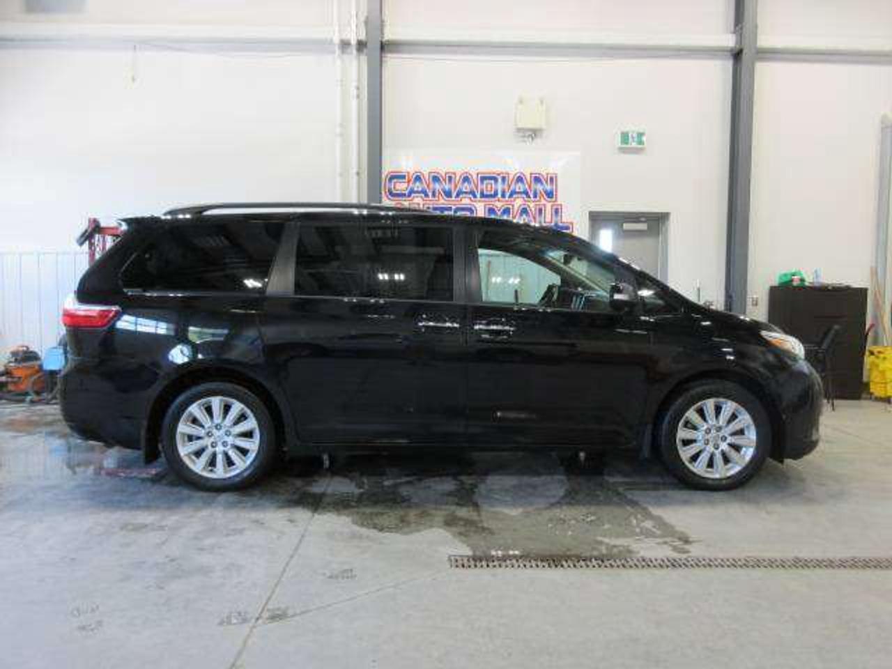 2015 Toyota Sienna AWD LIMITED, NAV, DUAL ROOFS, DVD, LEATHER, 179K! Photo