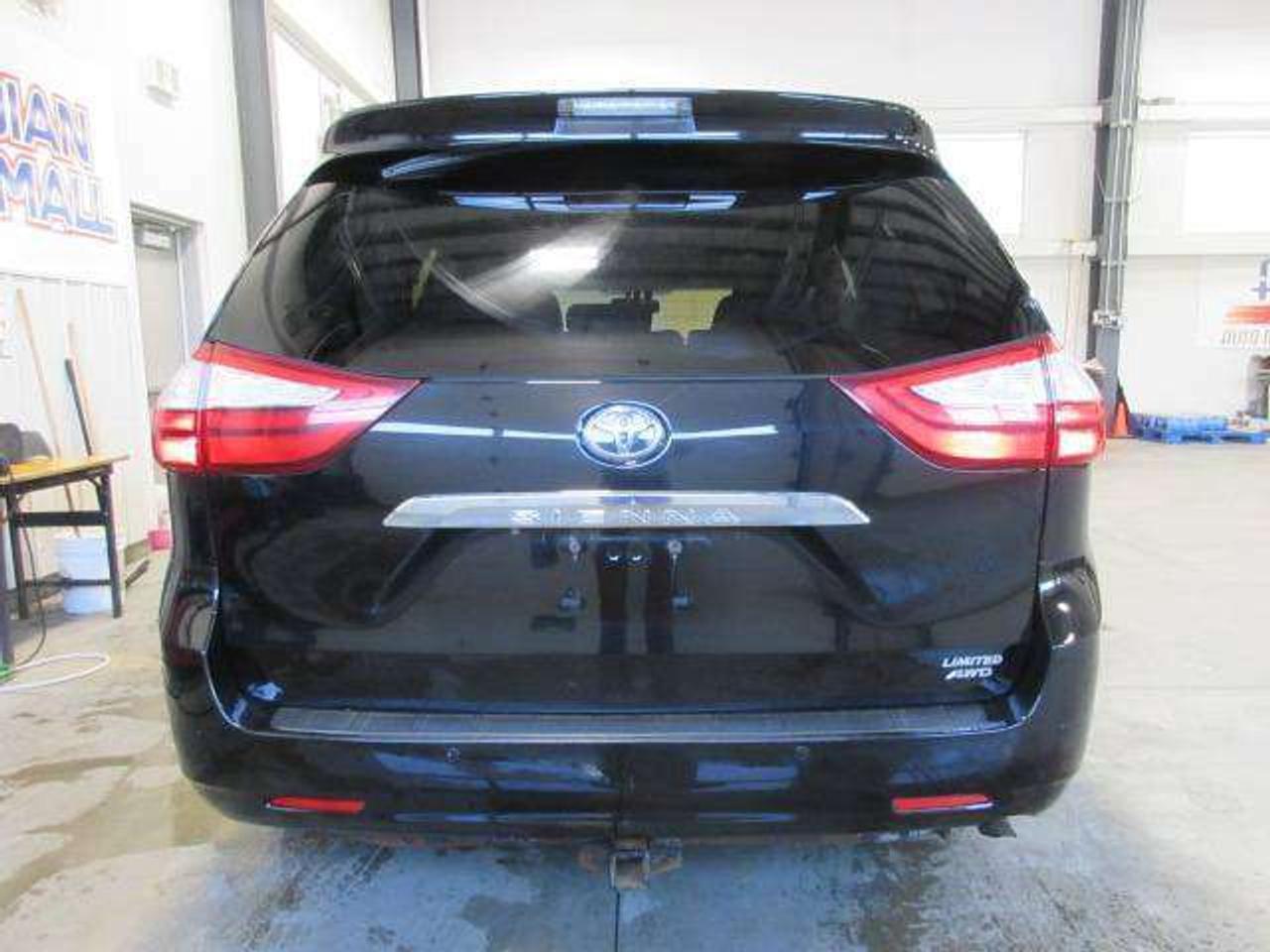 2015 Toyota Sienna AWD LIMITED, NAV, DUAL ROOFS, DVD, LEATHER, 179K! Photo