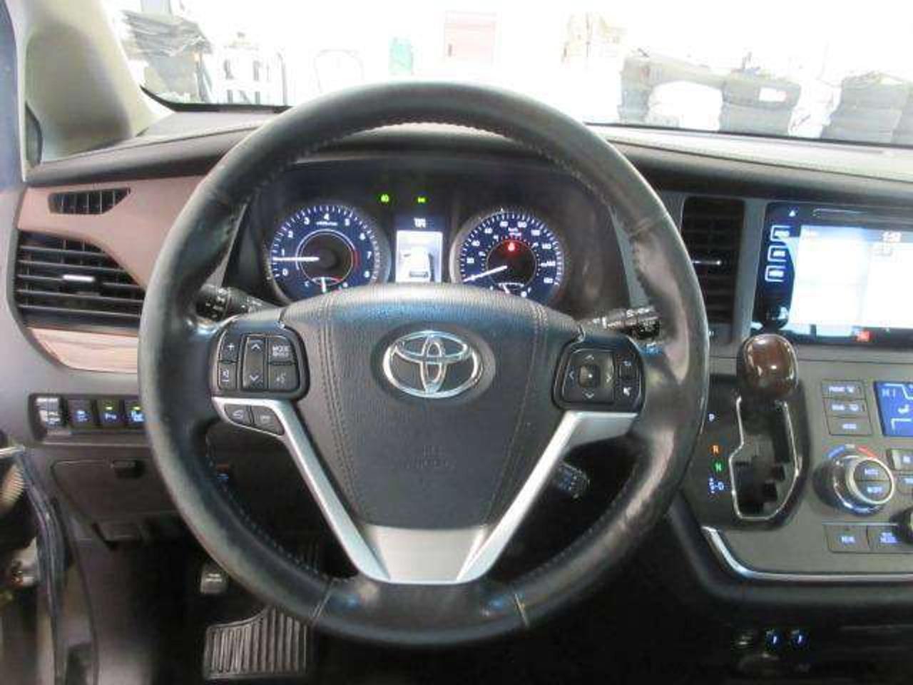 2015 Toyota Sienna AWD LIMITED, NAV, DUAL ROOFS, DVD, LEATHER, 179K! Photo