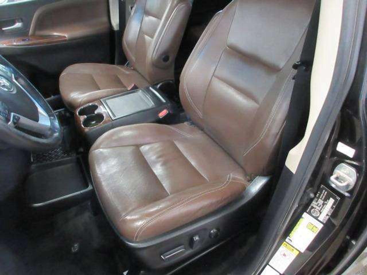 2015 Toyota Sienna AWD LIMITED, NAV, DUAL ROOFS, DVD, LEATHER, 179K! Photo