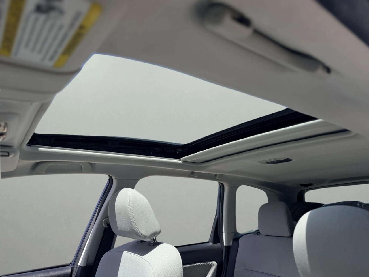 2017 Subaru Forester Touring w/Tech Pkg Photo