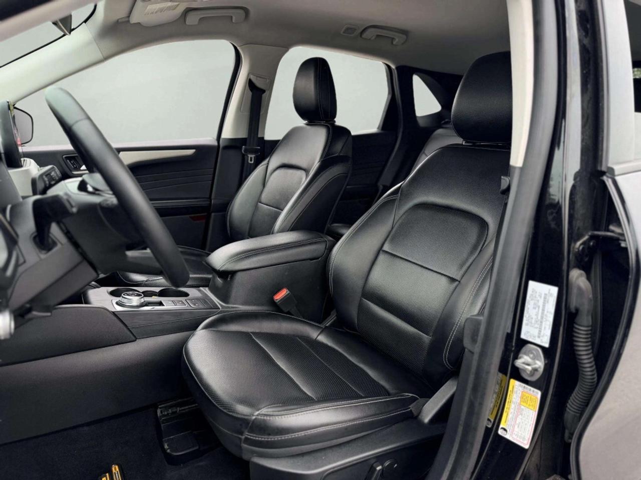 2022 Ford Escape SEL Plug-In Hybrid Photo