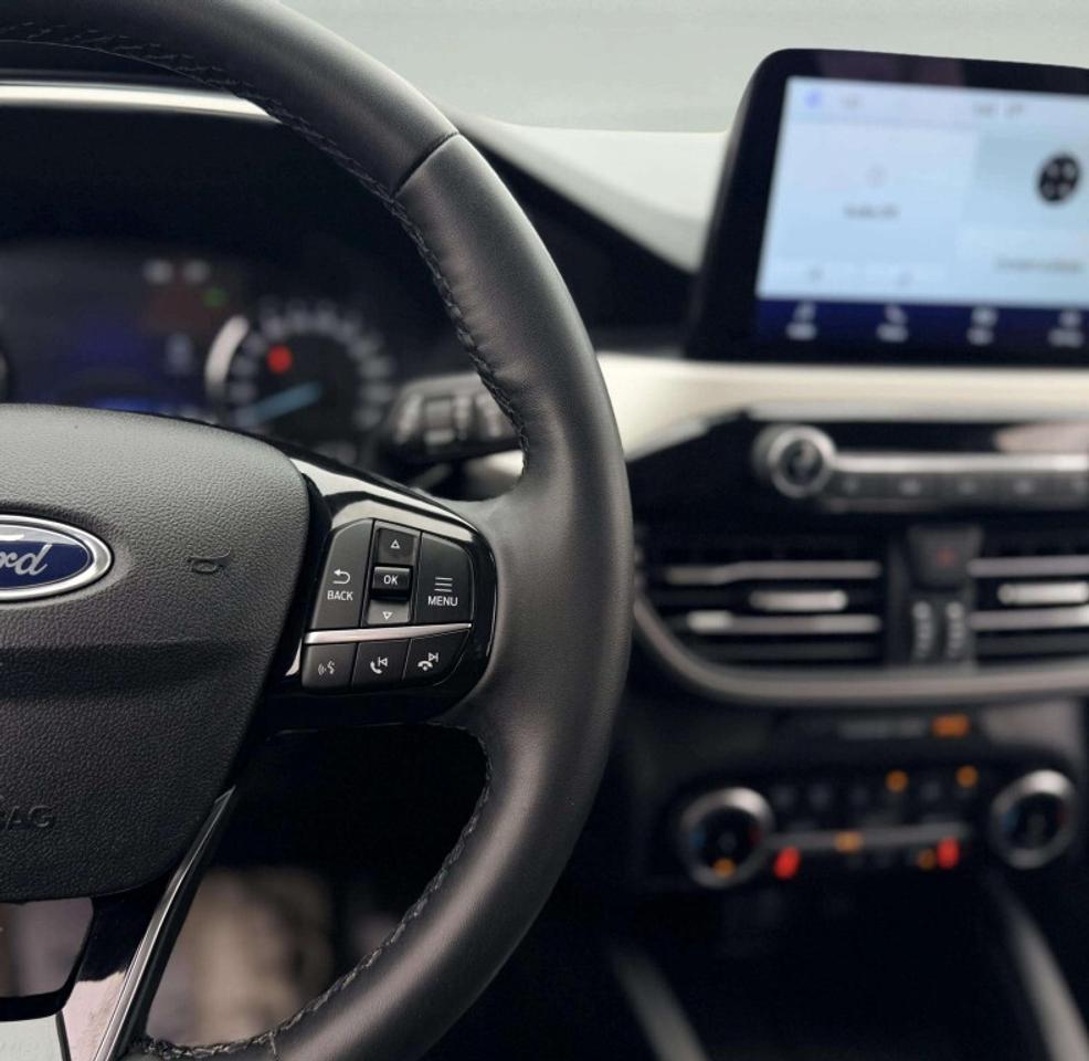 2022 Ford Escape SEL Plug-In Hybrid Photo