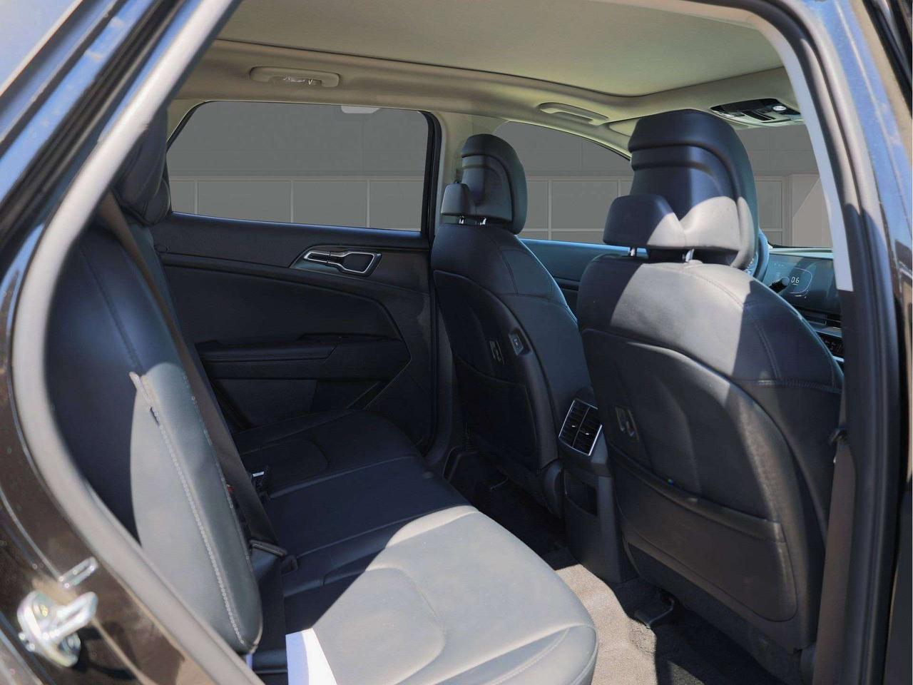 2025 Kia Sportage EX AWD   Panoramic Roof   Navigation   SmartCruise Photo