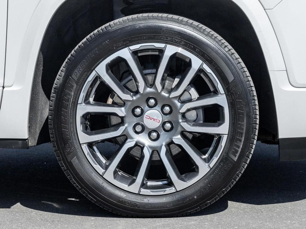 2020 GMC Acadia Denali All-wheel Drive Photo3