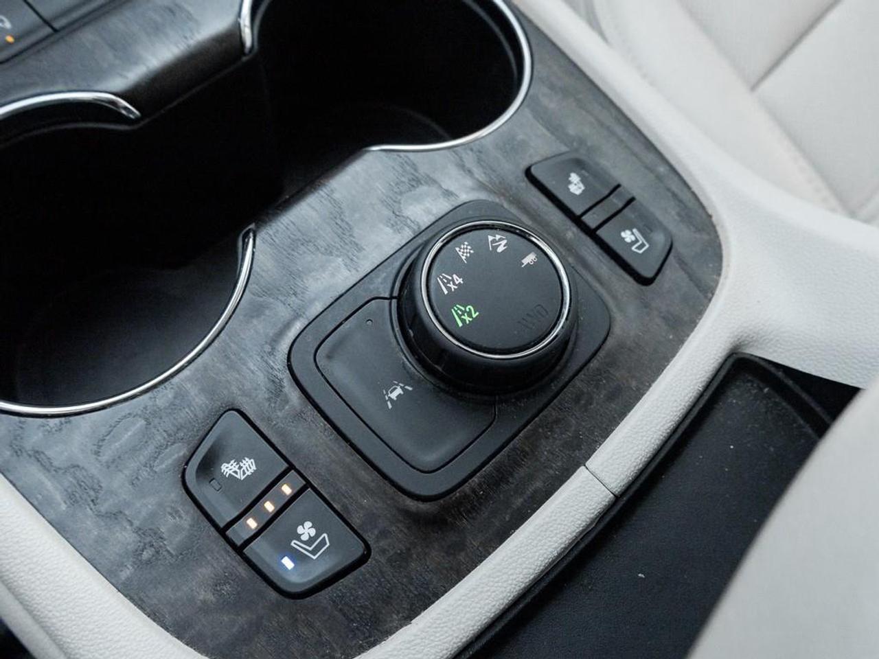 2020 GMC Acadia Denali All-wheel Drive Photo