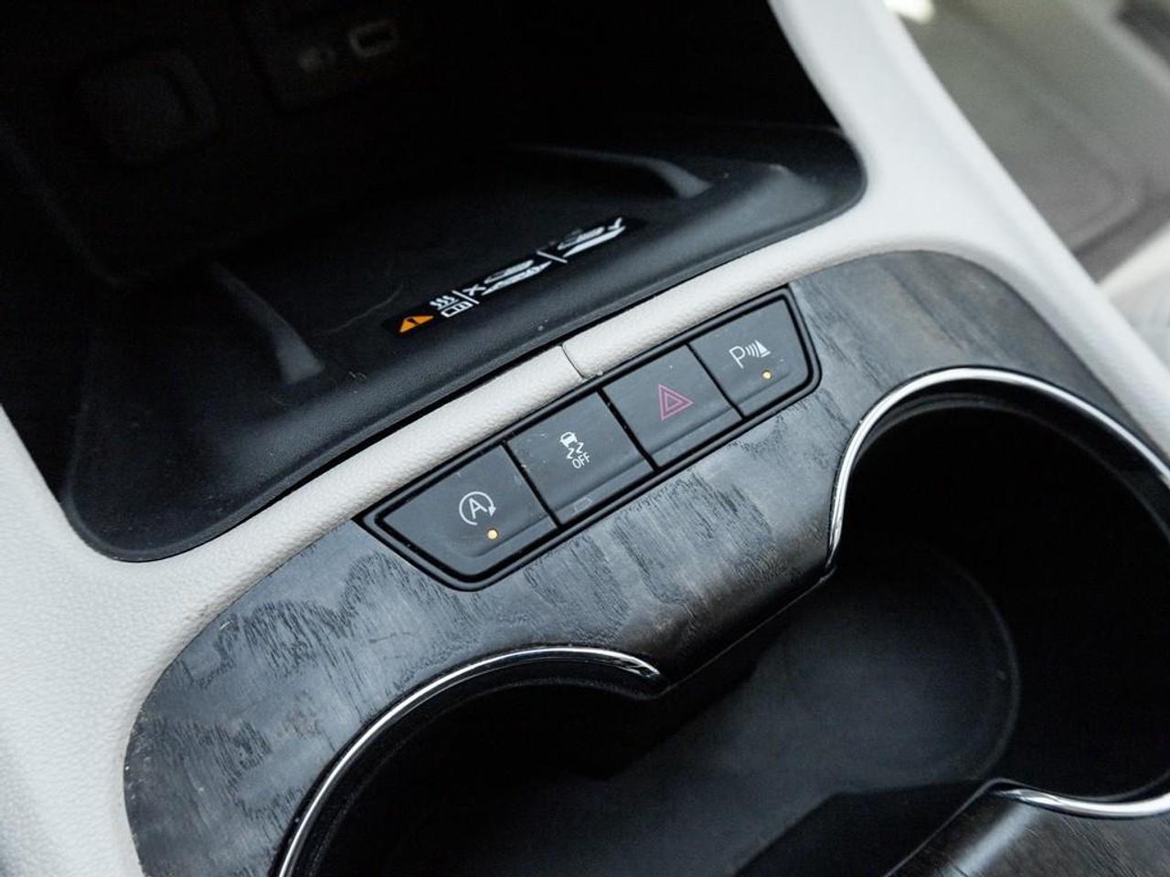 2020 GMC Acadia Denali All-wheel Drive Photo