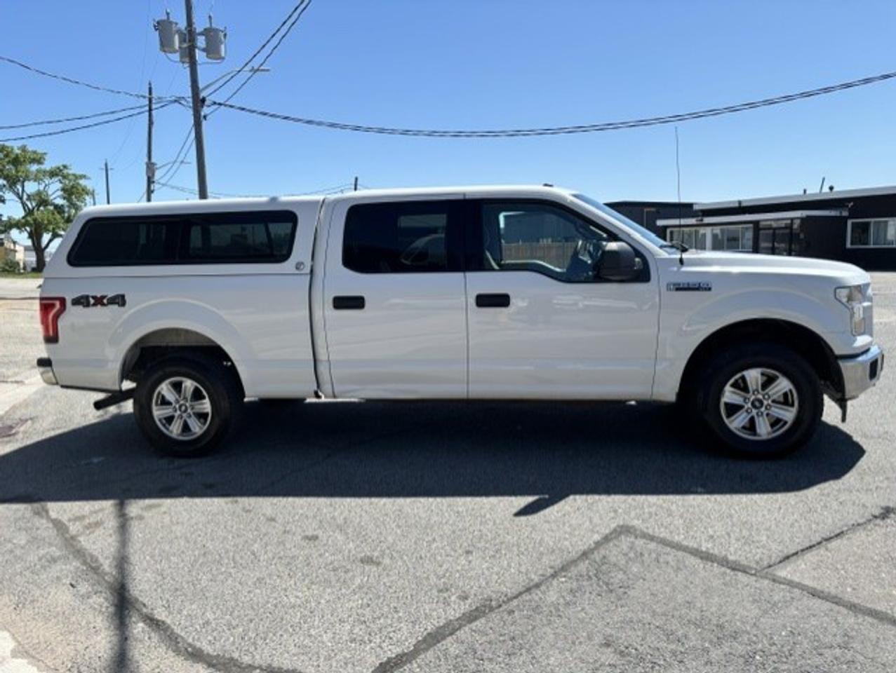 2017 Ford F-150 XLT 4WD SUPER CREW-CAMERA-CAP-NEW TIRES-CERTIFIED! Photo