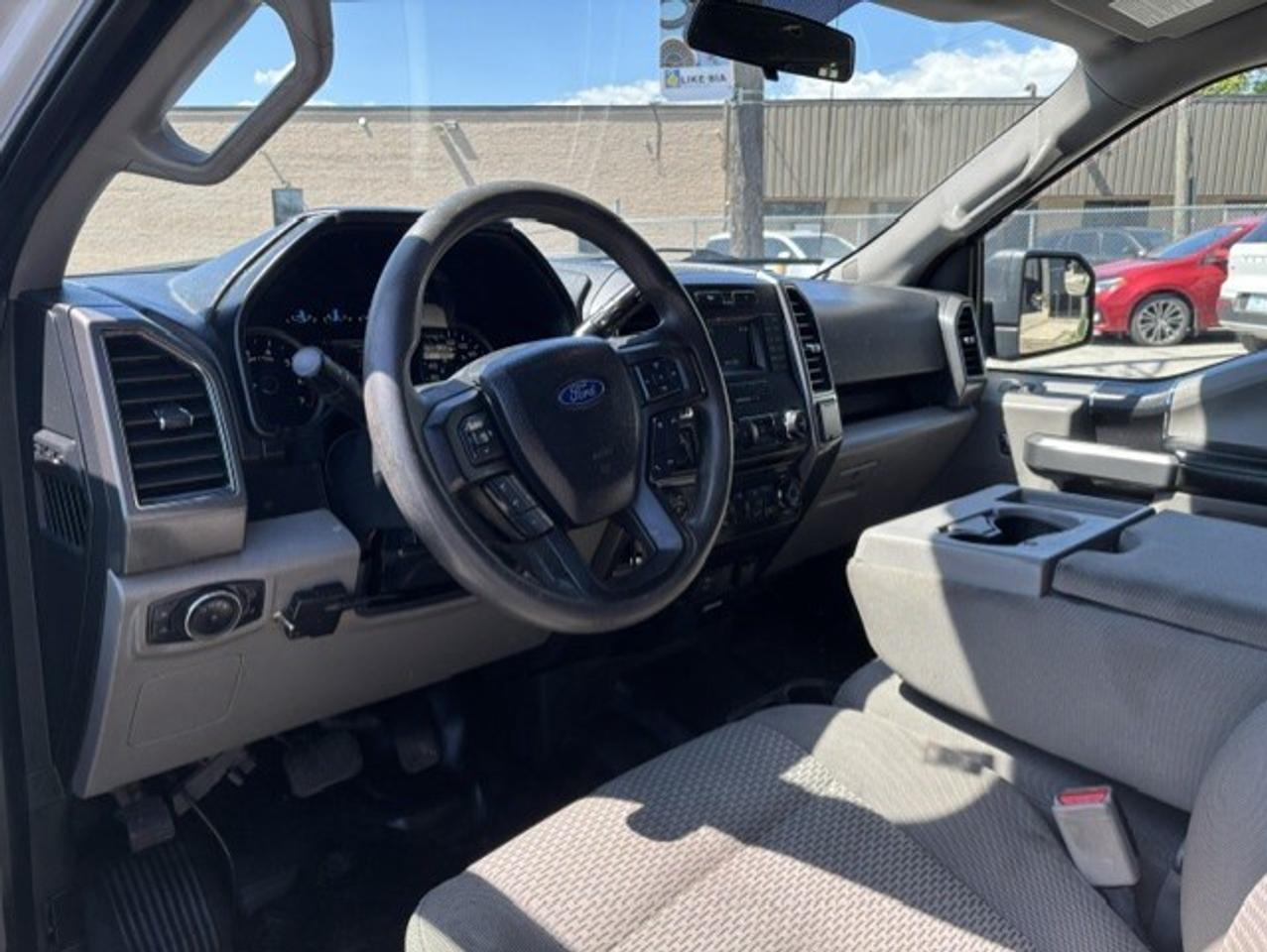 2017 Ford F-150 XLT 4WD SUPER CREW-CAMERA-CAP-NEW TIRES-CERTIFIED! Photo