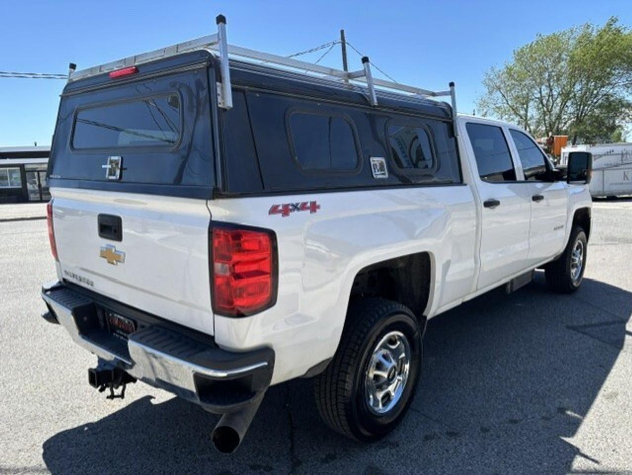 2015 Chevrolet SILVERADO 2500HD 4X4 **6.6L DURAMAX DIESEL-CREW CAB-SHORT BOX** Photo