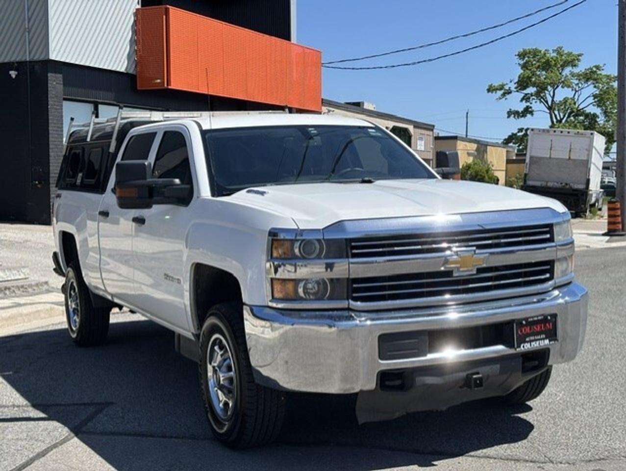 2015 Chevrolet SILVERADO 2500HD 4X4 **6.6L DURAMAX DIESEL-CREW CAB-SHORT BOX** Photo