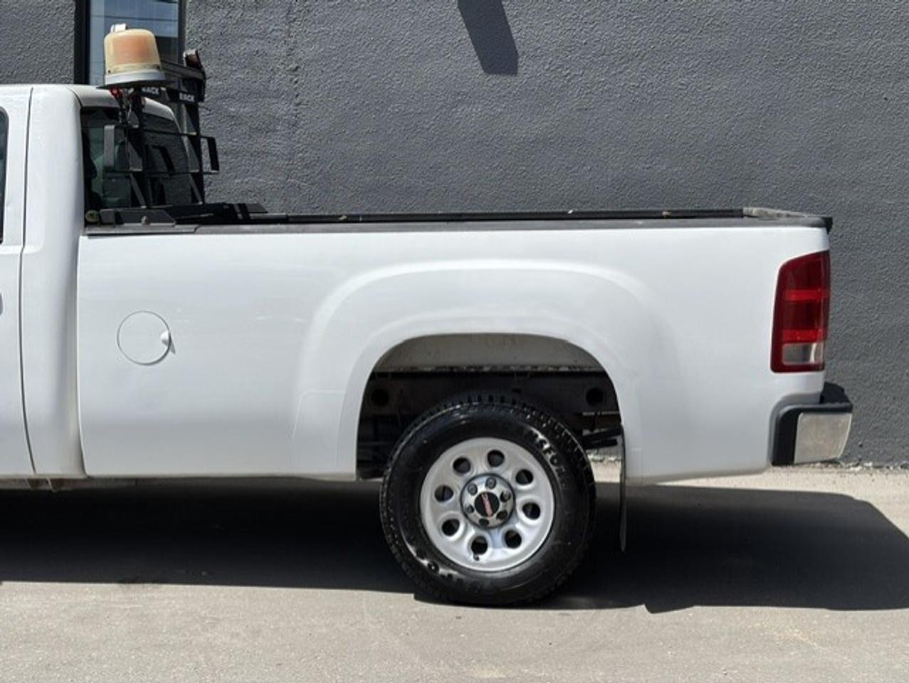 2009 GMC Sierra 1500 **ONLY 68,000KM-1 OWNER-REG CAB LONG BOX-4.8L V8** Photo2