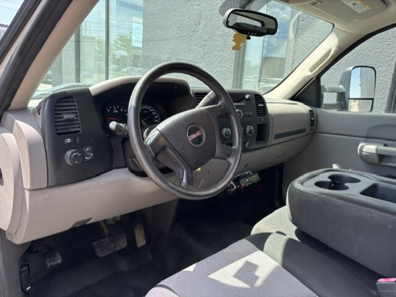 2009 GMC Sierra 1500 **ONLY 68,000KM-1 OWNER-REG CAB LONG BOX-4.8L V8** Photo