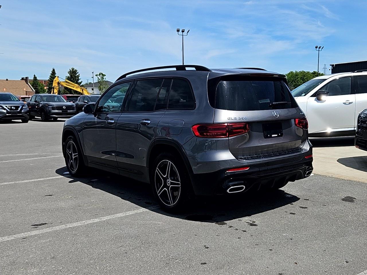 2025 Mercedes-Benz GLB GLB 250 4MATIC SUV Photo