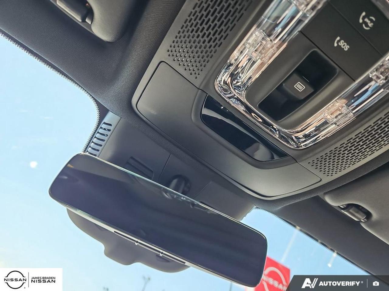 2025 Mercedes-Benz GLB GLB 250 4MATIC SUV Photo