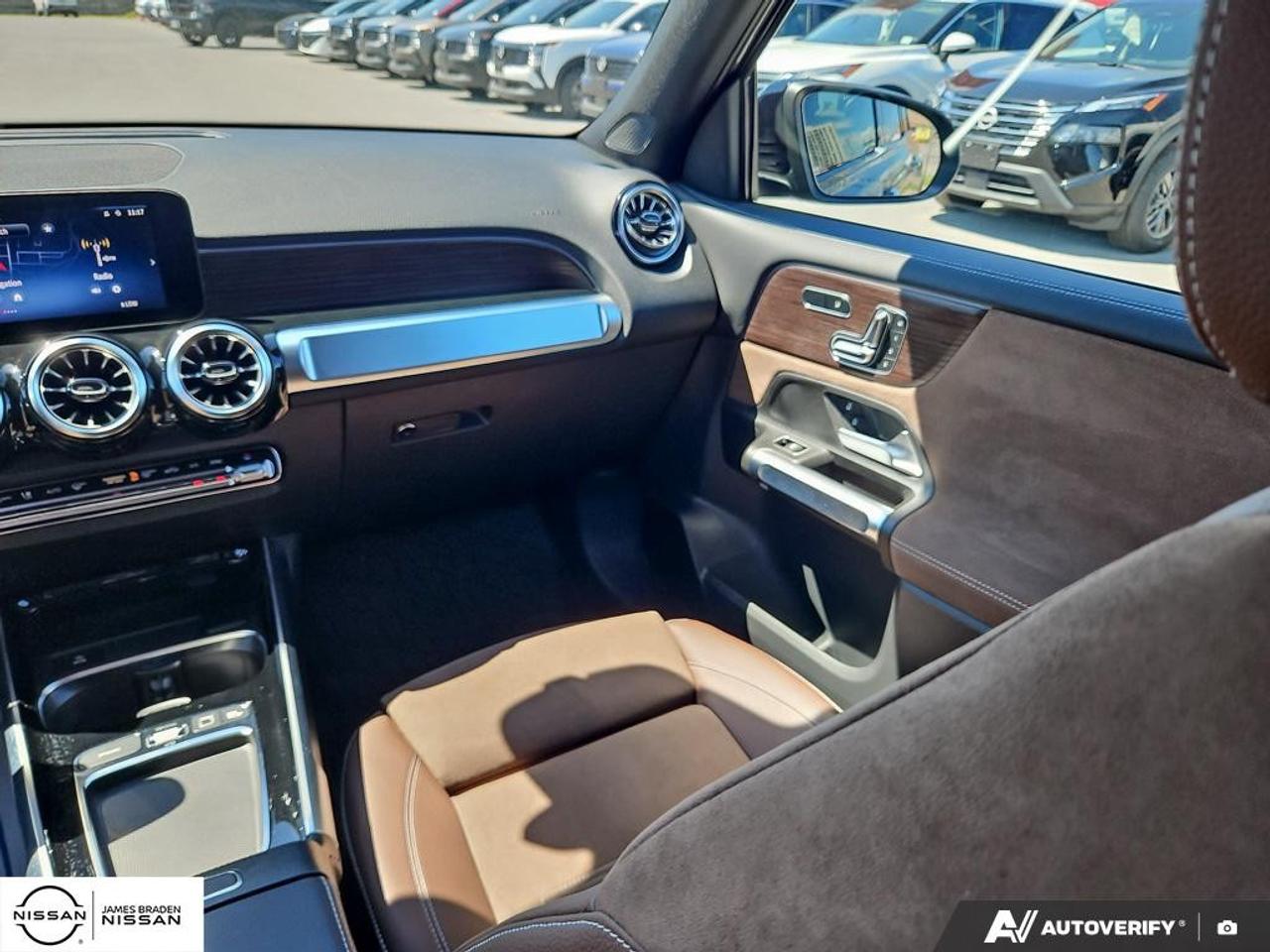 2025 Mercedes-Benz GLB GLB 250 4MATIC SUV Photo