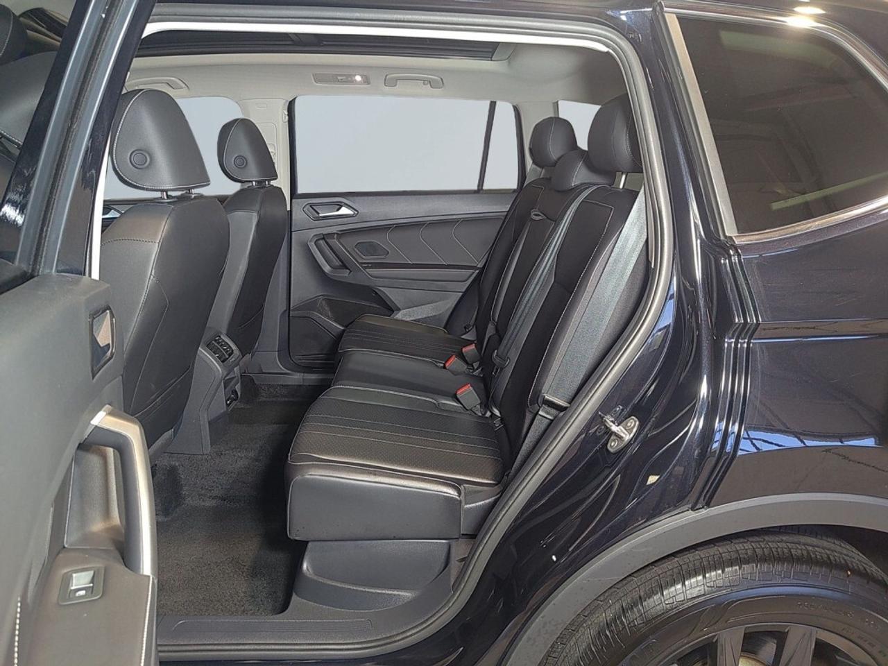 2024 Volkswagen Tiguan 4MOTION   Clean Carfax   Sunroof   Leather   Navig Photo