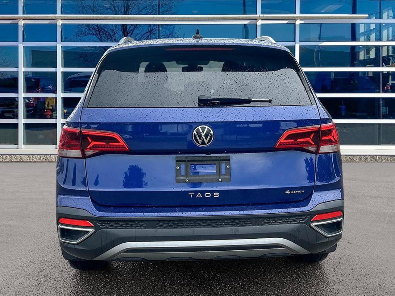 2024 Volkswagen Taos Comfortline | Clean CarFax | VW Service History | Massive Sunroof | Heated Seats & Steering Wheel | Photo
