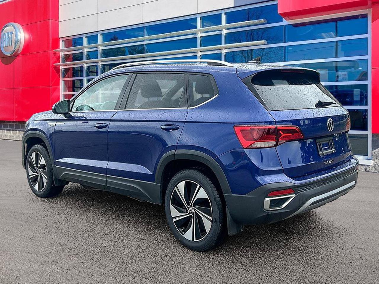 2024 Volkswagen Taos Comfortline | Clean CarFax | VW Service History | Massive Sunroof | Heated Seats & Steering Wheel | Photo2