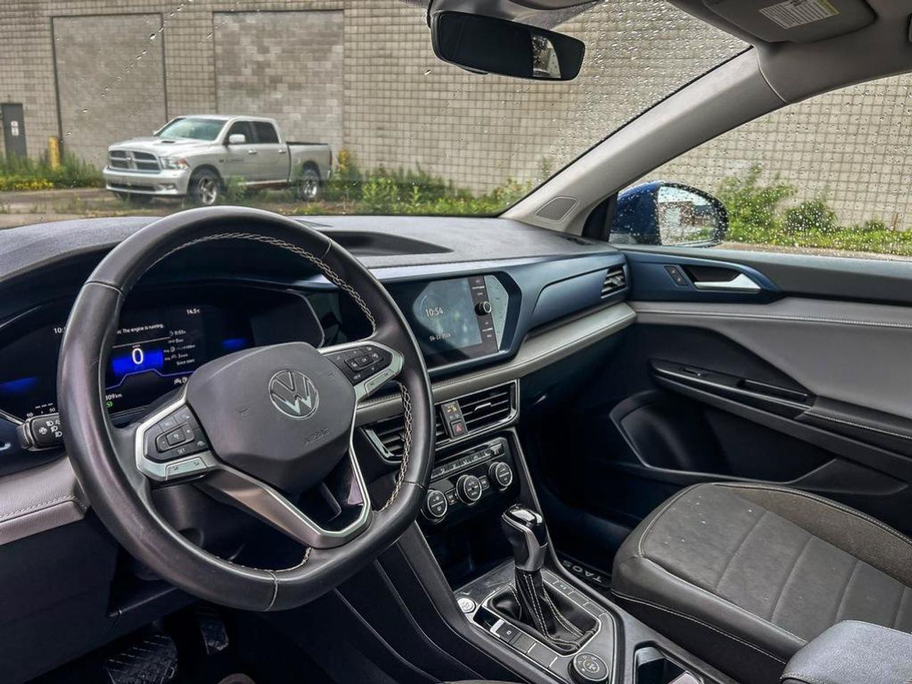 2024 Volkswagen Taos Comfortline | Clean CarFax | VW Service History | Massive Sunroof | Heated Seats & Steering Wheel | Photo