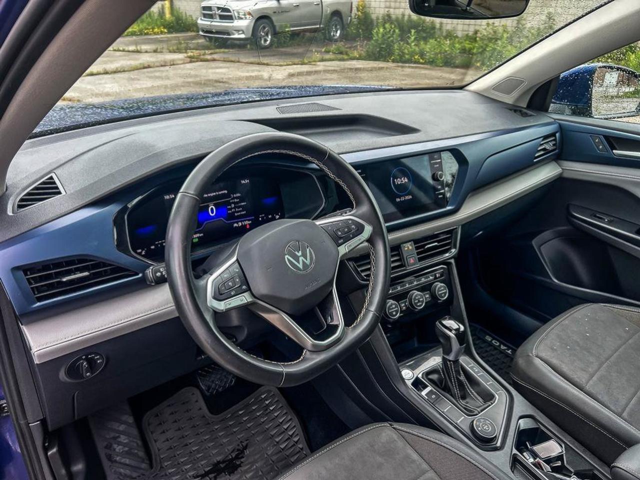 2024 Volkswagen Taos Comfortline | Clean CarFax | VW Service History | Massive Sunroof | Heated Seats & Steering Wheel | Photo